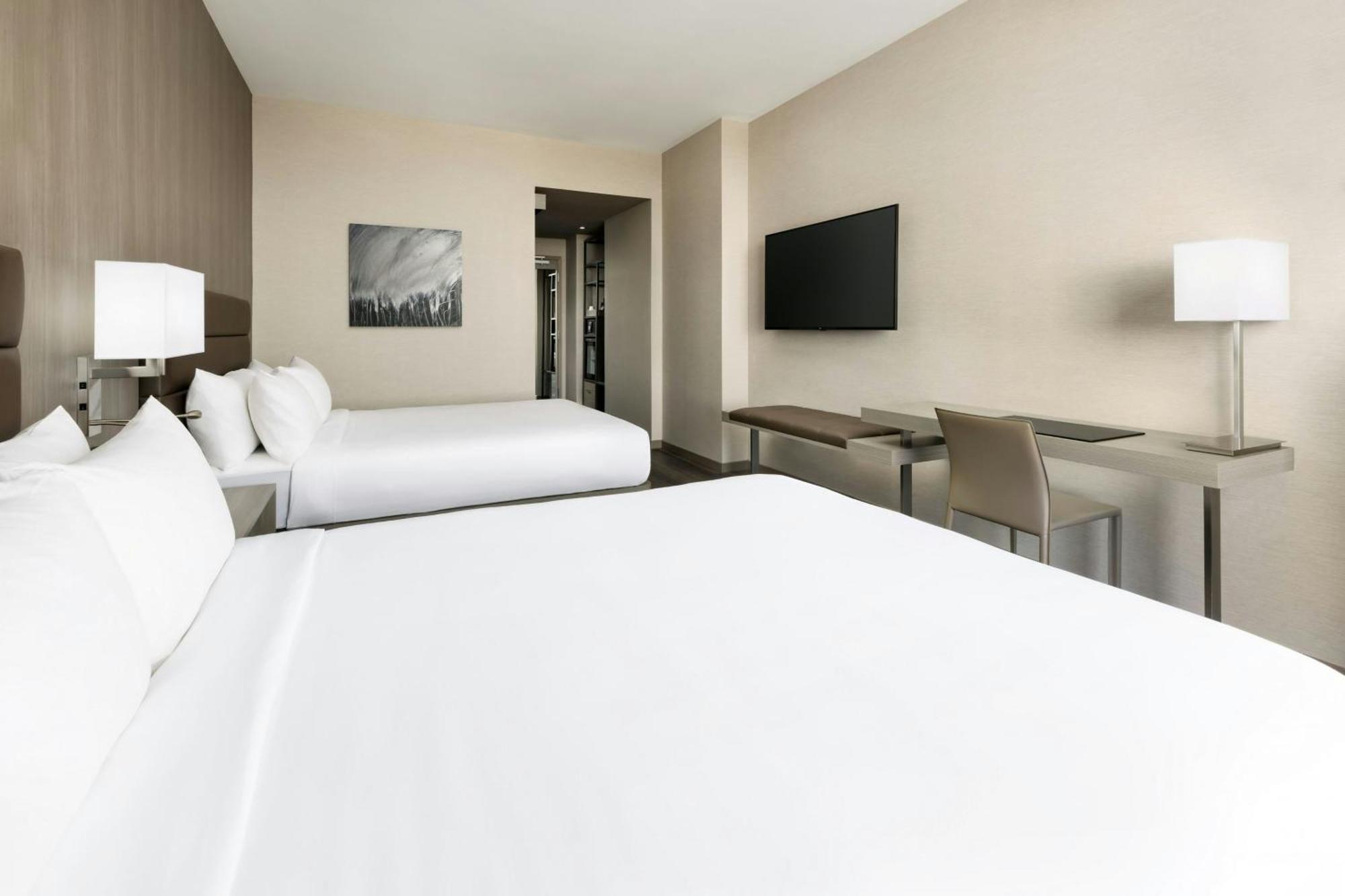 Ac Hotel By Marriott Bethesda Downtown Екстериор снимка